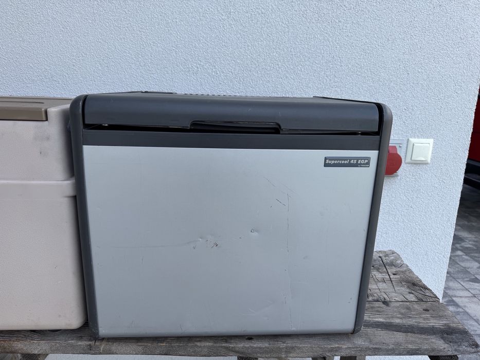 Холодильник кемпінговий аміачний. Газ, 12v, 220v Tristar, Electrolux