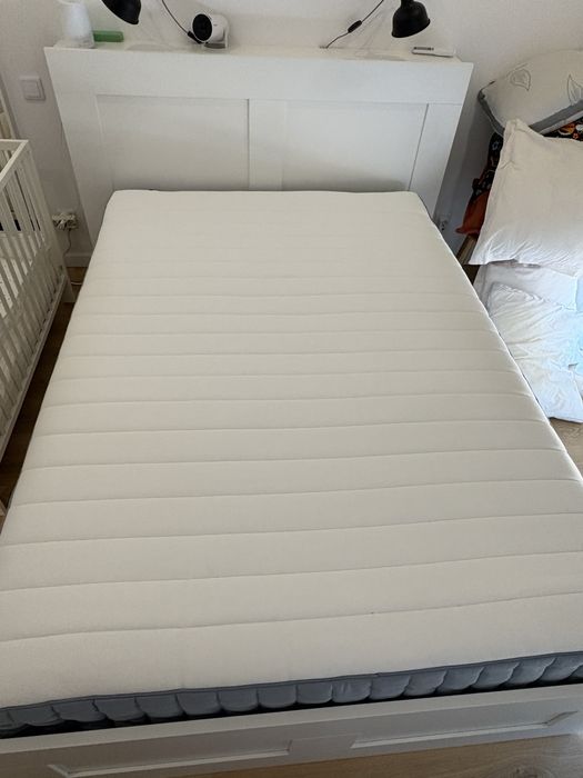 Cama Brimnes + colchao (sem cabeceira)