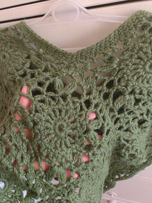 Chusta robiona na szydełku