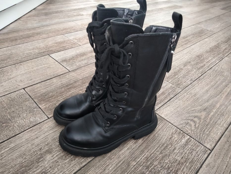 Черевики берци чорного кольору