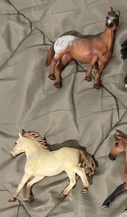 Коні Schleich та Breyer
