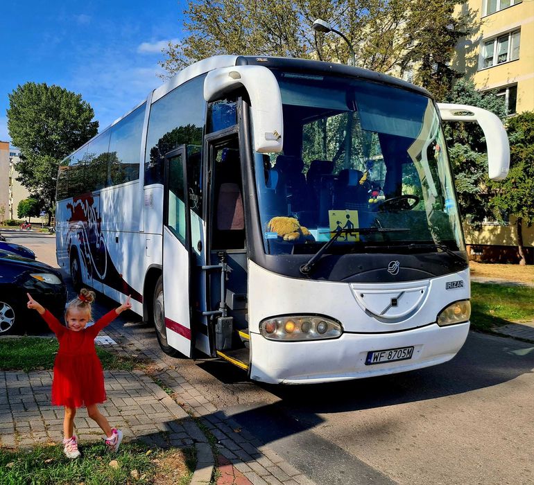 Przewóz osób. Wynajem autokarów, bus 9 - osobowy wraz z kierowcą.