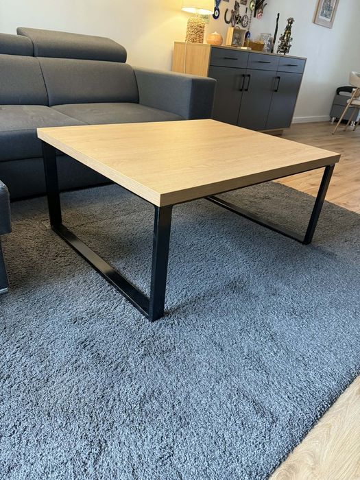 Stolik kawowy,  solidny