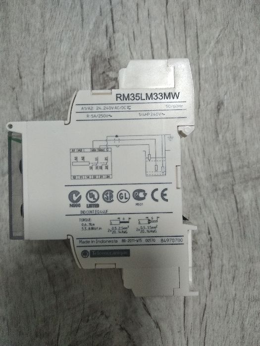 Реле контроля уровня жидкости.Резистивный вход. RM35LM33MW
