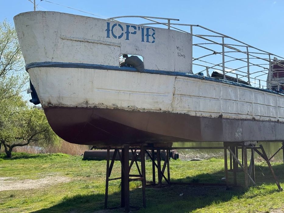 Продам теплохід прогулянковий