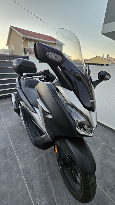 Honda Forza 300 (2019) – Livro de Revisões Honda, Top Case e Tucano Urbano