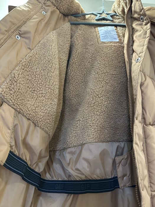 Продам нову зимову куртку Gap