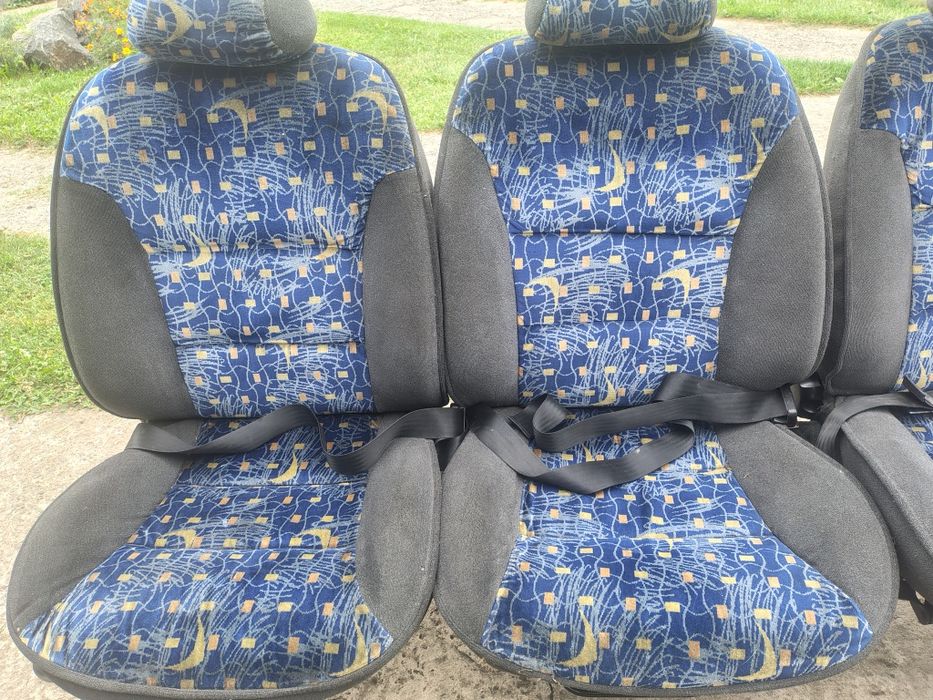 Продам потрійні сидіння