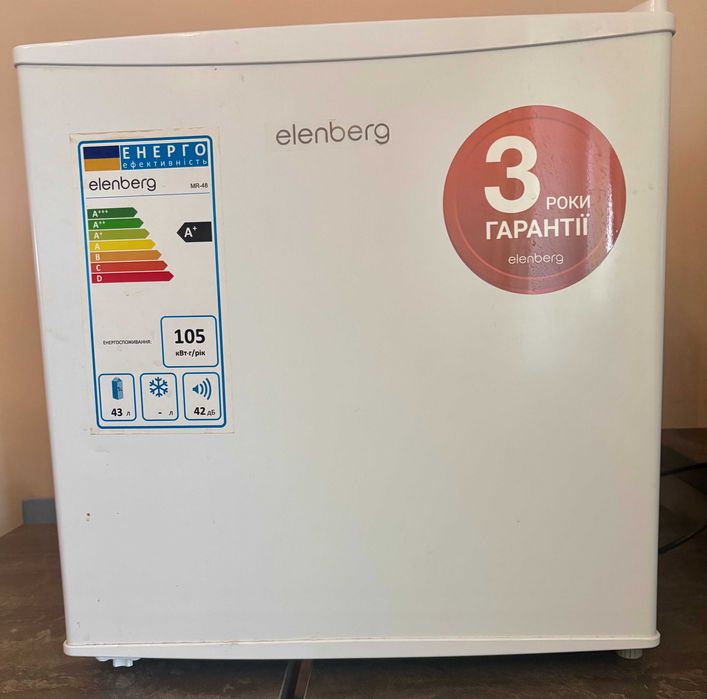 Продаж меблів та обладнання б/у для кав'ярні.