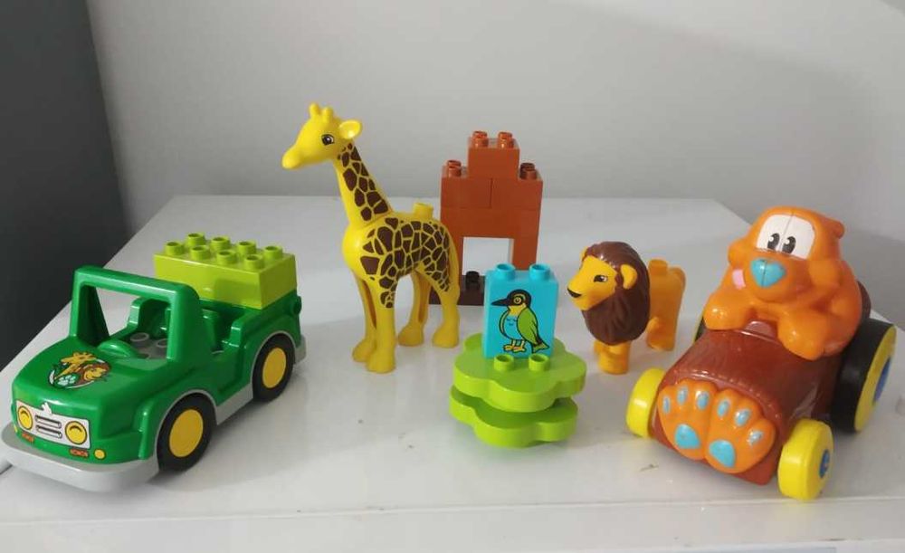 Conjunto de bonecos plastico