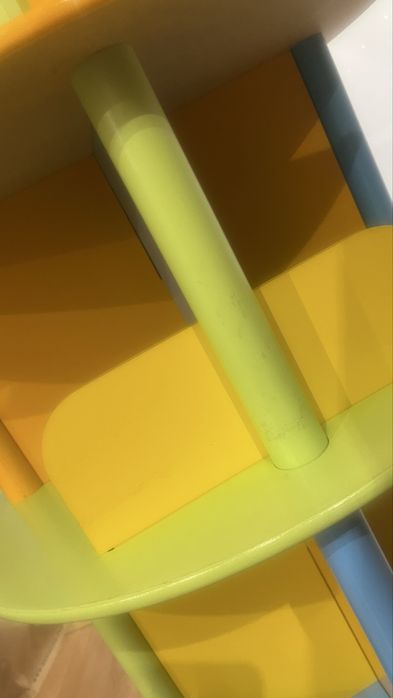 Estante para Livros com rodinhas