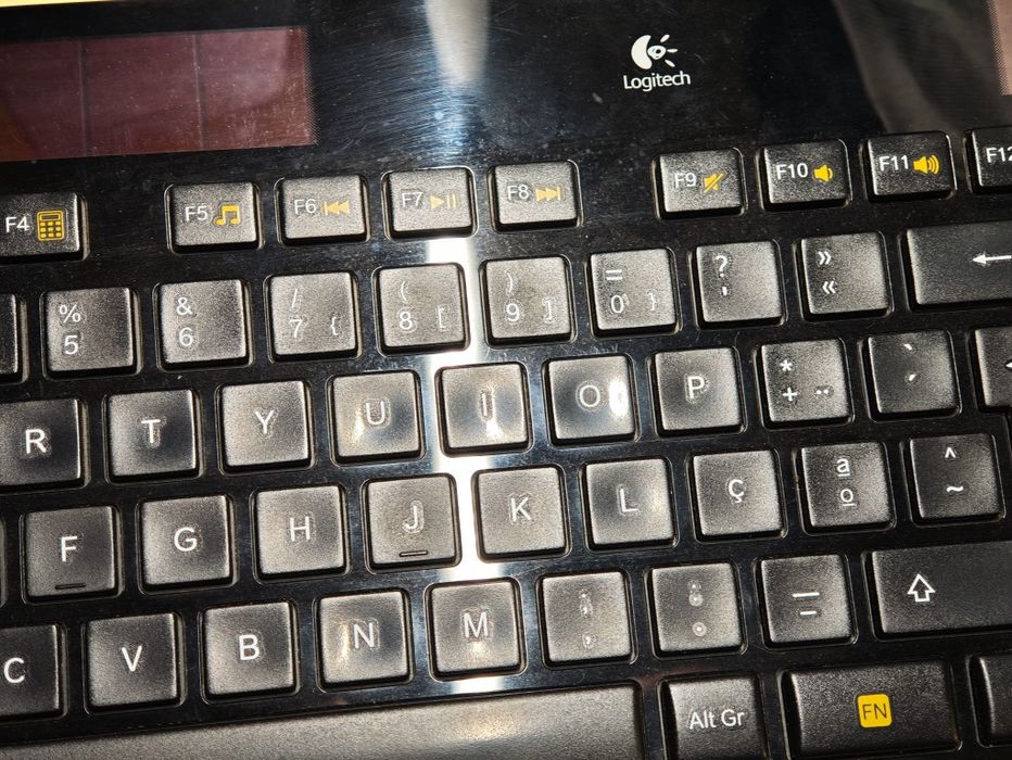 2 Teclados Logitech K750