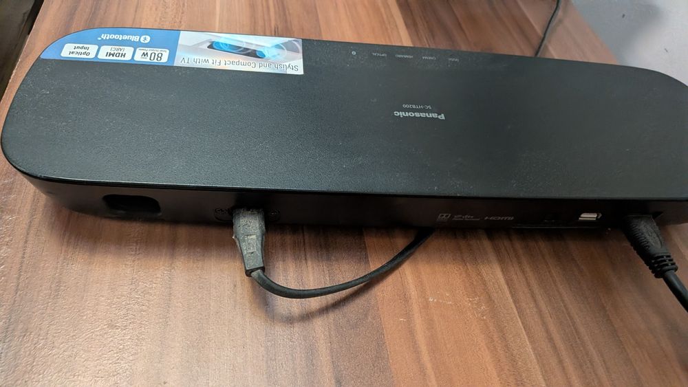 Soundbar Panasonic SC-HTB200 80W + Comando – Bluetooth / HDMI ARC