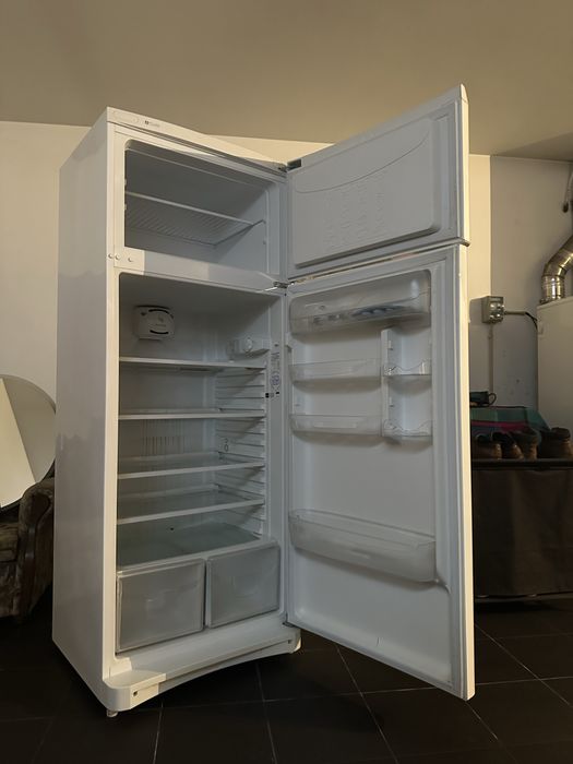 Frigorífico INDESIT