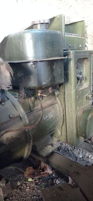 Генератор армійський