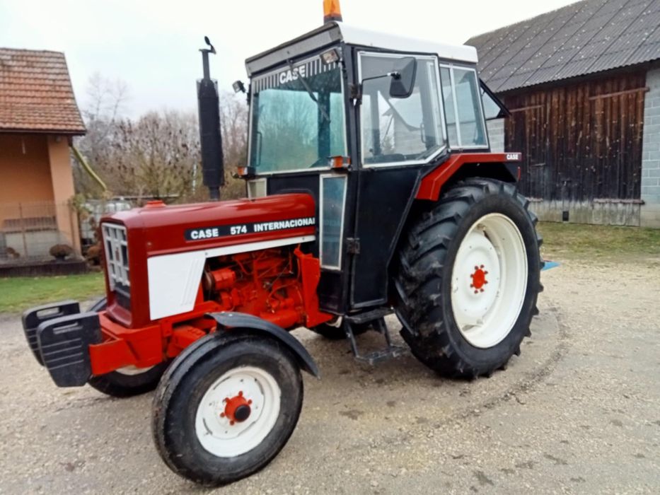 Ciągnik traktor Internacjonal 574 Case