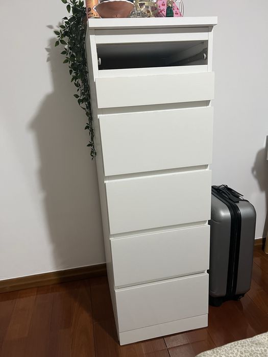 Comoda com gavetas branca