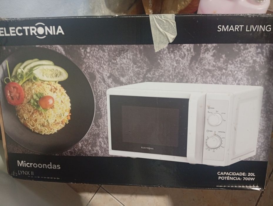 Microondas semi nova