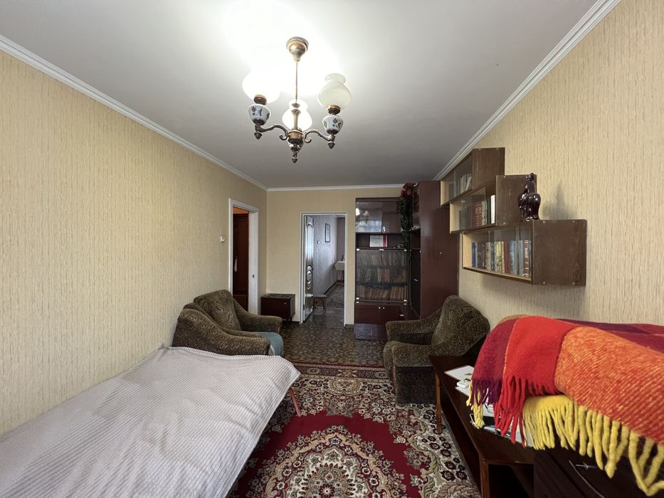 3 кімн. Світальського, середина будинку 3/9пов з меб і тех. Коротченко