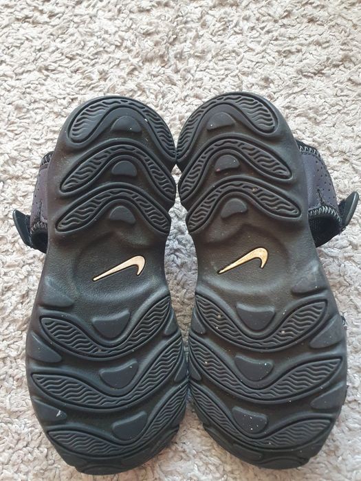 Sandały NIKE rozm. 32 długość wkl  22 cm