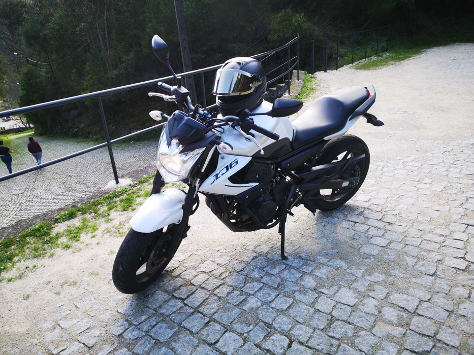 Yamaha XJ6 2012.