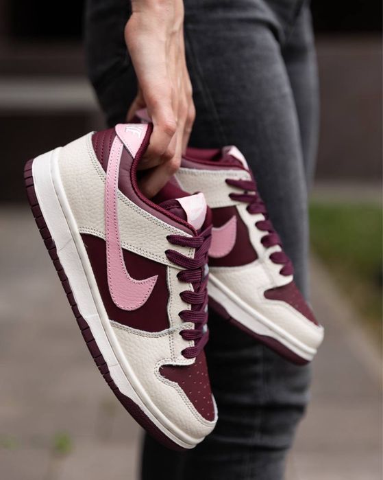 Nike SB Dunk Low Cherry Beige