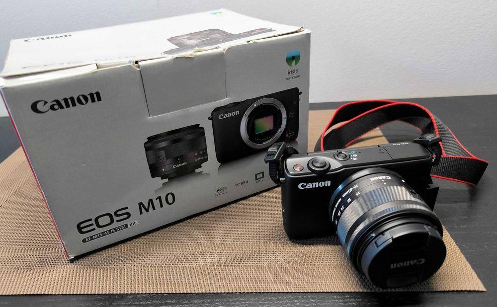 （カカロット4410）キャノン EOS M10☆☆711 中古】Canon キヤノン EOS M10 ダブルズームレンズキット