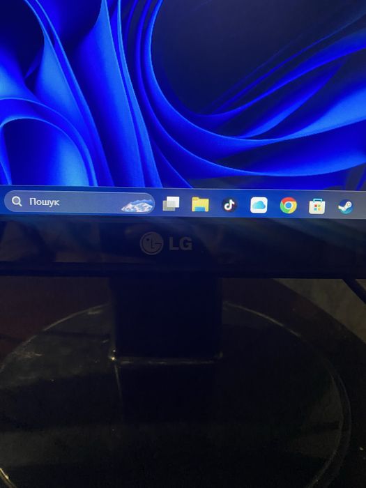 Монитор LG повністю робочий