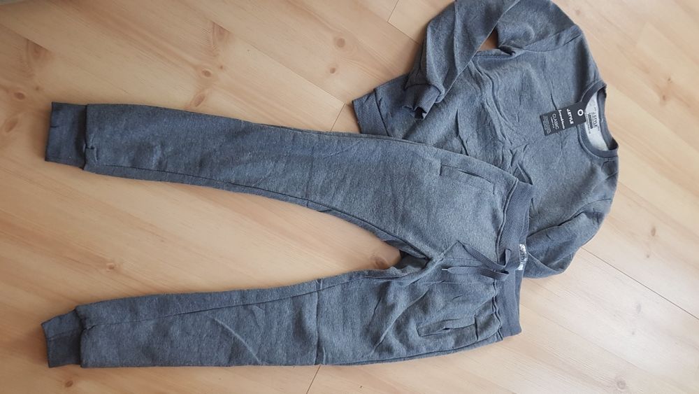 Nowy szary lekko ocieplany dres r.s