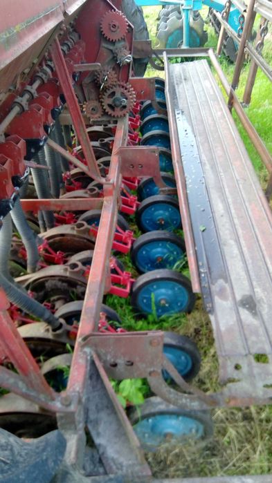 Сівалка зернова сівалка СЗ  з прикатуючими колесами