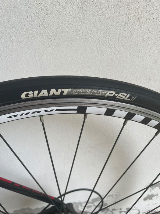 Bicicleta de estrada GIANT DEFY 2