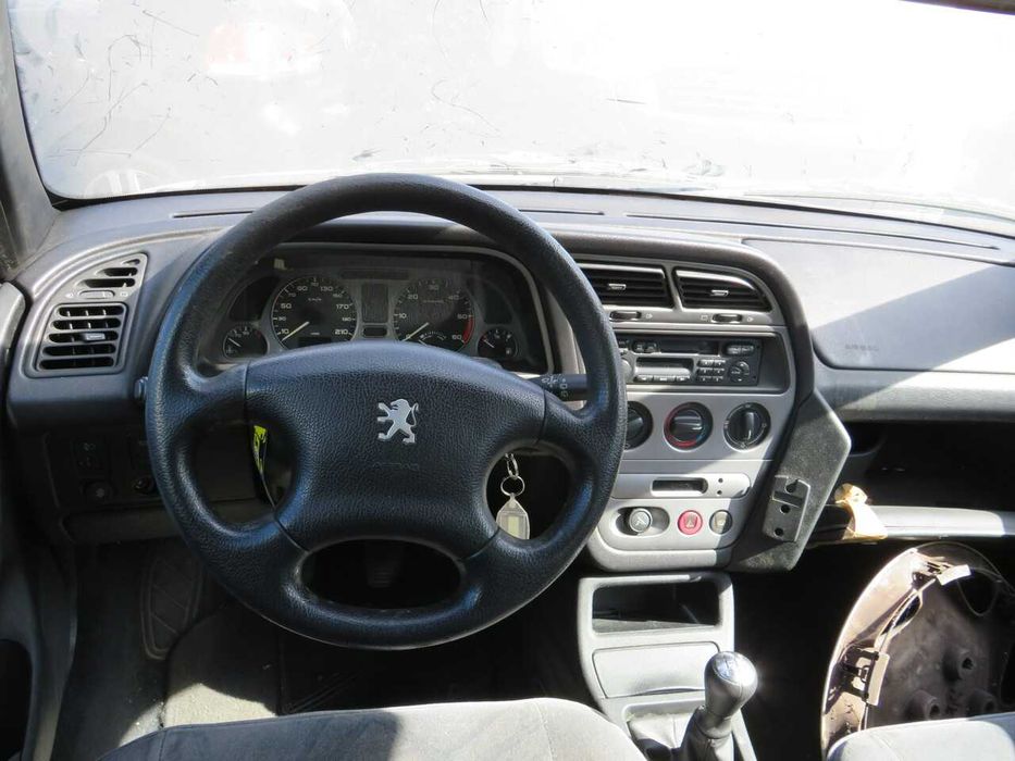 Peugeot 306 2.0HDi de 2000 - Peças Usadas