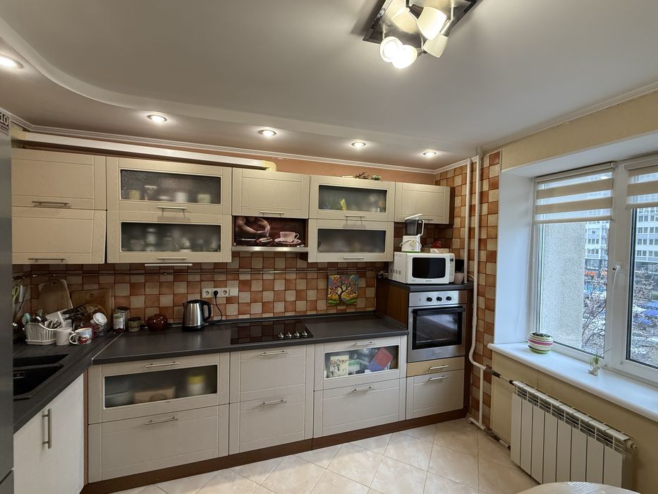 Власник! Продам 3 к квартиру на ст.м Харківська