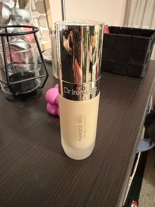 Podkład Dr Irena Eris Flawless Skin 010W IVORY