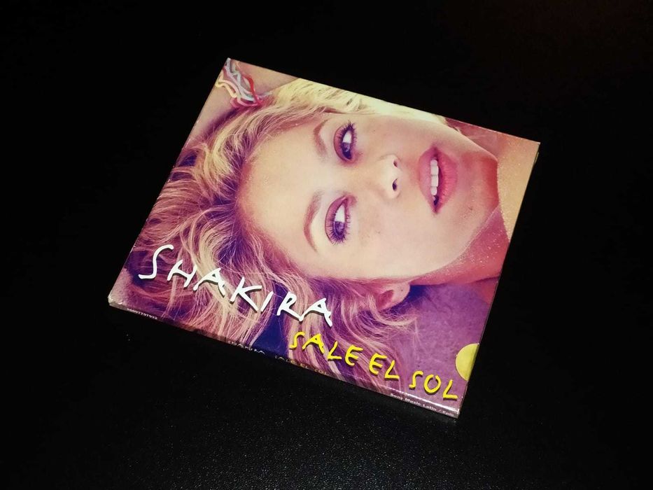 Shakira -Sale el Sol -CD Wrocław