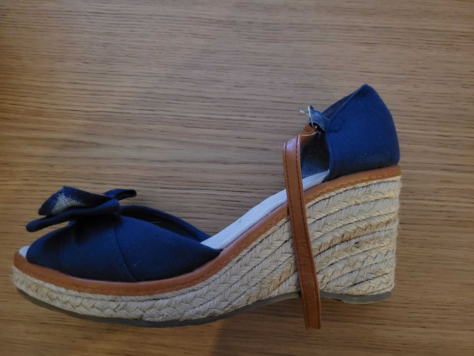 Espadryle damskie na koturnie