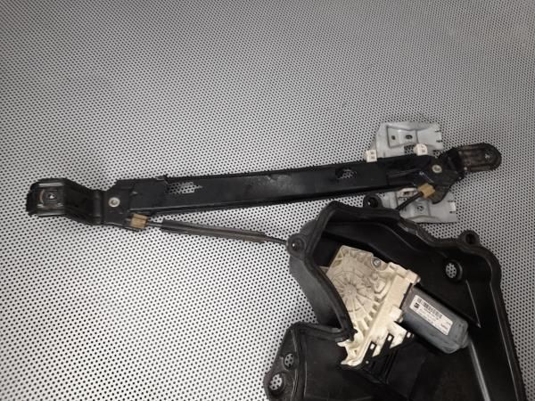 Elevador vidros trás esquerdo SEAT Leon (1P1)