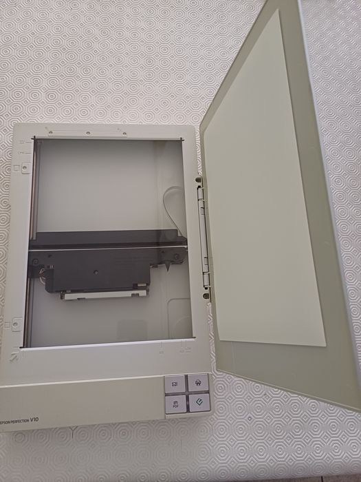 Vários equipamentos electrónicos