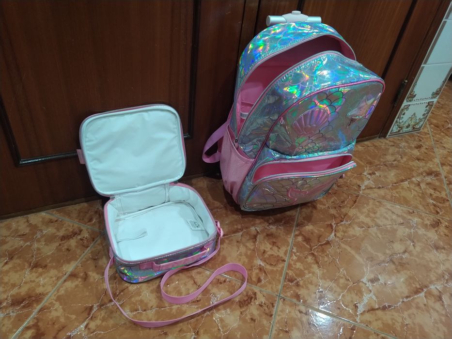 Mochila escolar mala para criança menina casa quarto apartamento vivenda gabinete escritório carro cozinha.