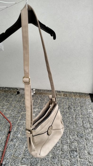 Bolça como nova cor bege barato para desocupar