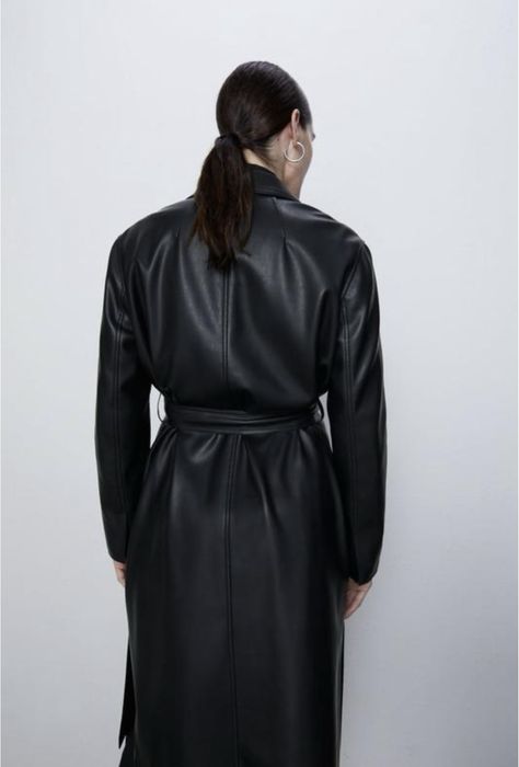 Чорний шкіряний тренч Zara