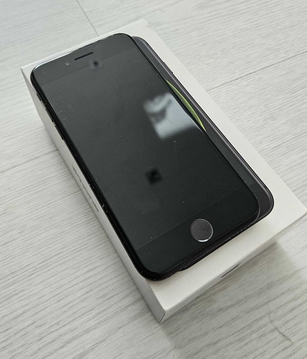 iPhone SE 2020 64gb Preto