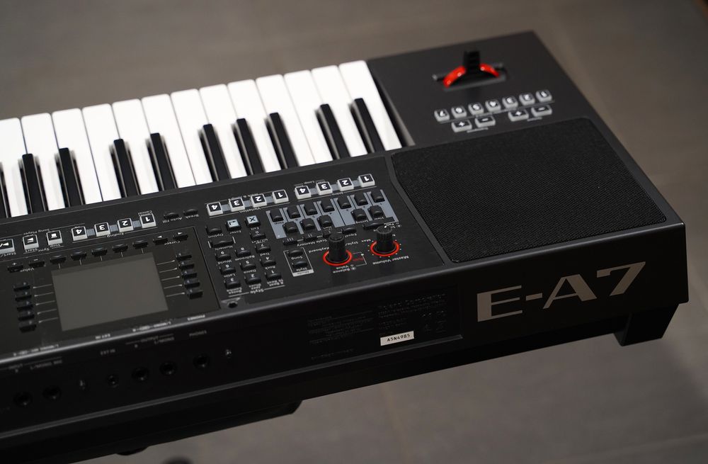ROLANd E-A7 ea7  odtwarza MP3, Wave, Midi jak Nowy
