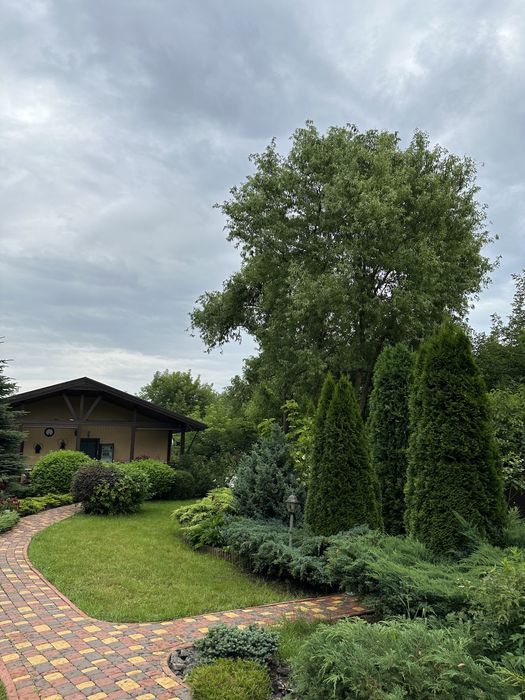 Будинок, с.Лука, поруч Білогородка, Бобриця, Музиці