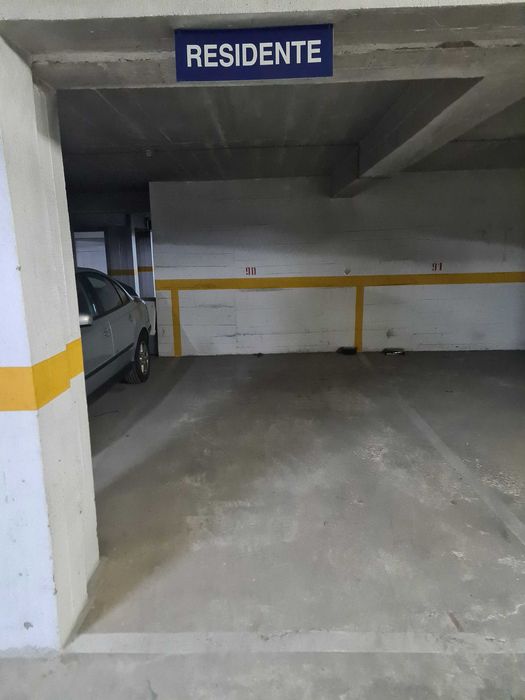 Arrendo Estacionamento Lugar de Garagem no Centro de Tavira
