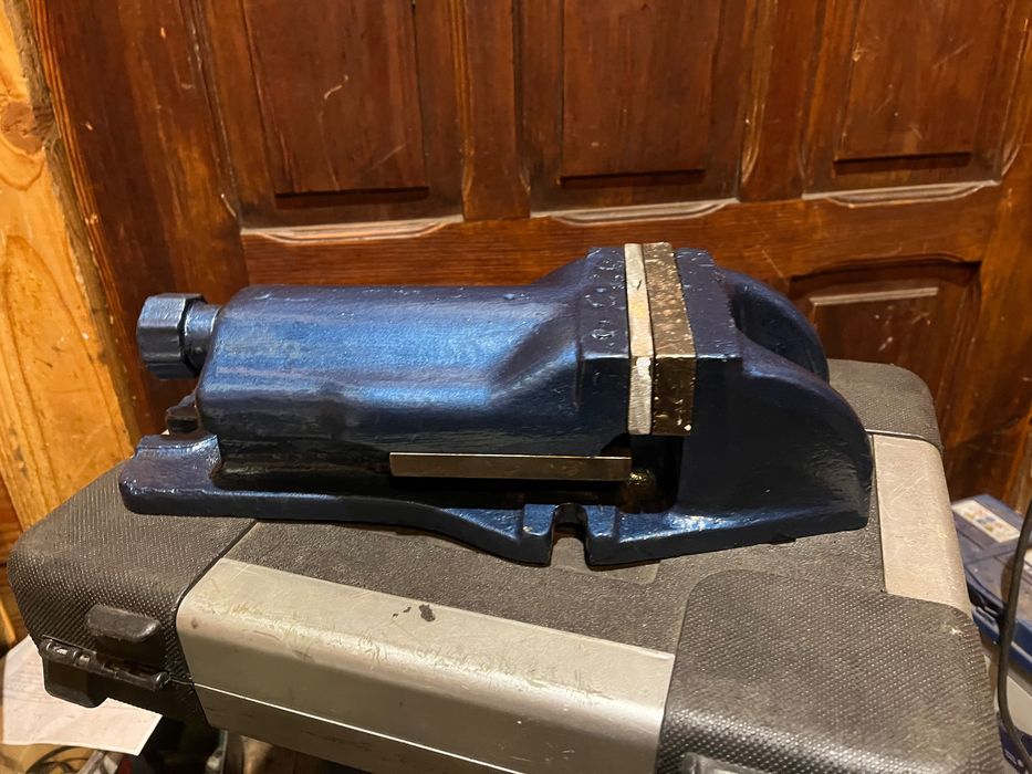 Stare prl narzedzia imadło maszynowe bison