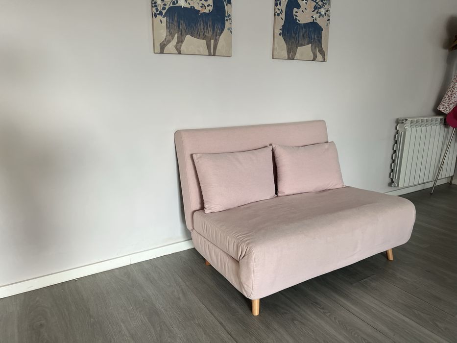 Sofa cama rosa pernas madeira