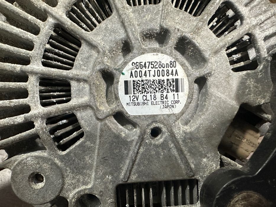 Генератор  Peugeot 407 2.0 Hdi
