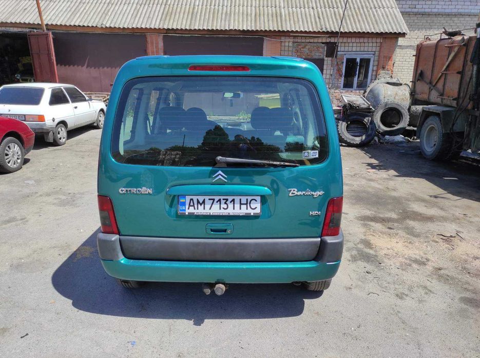 Автомобіль Сітроен берлінго