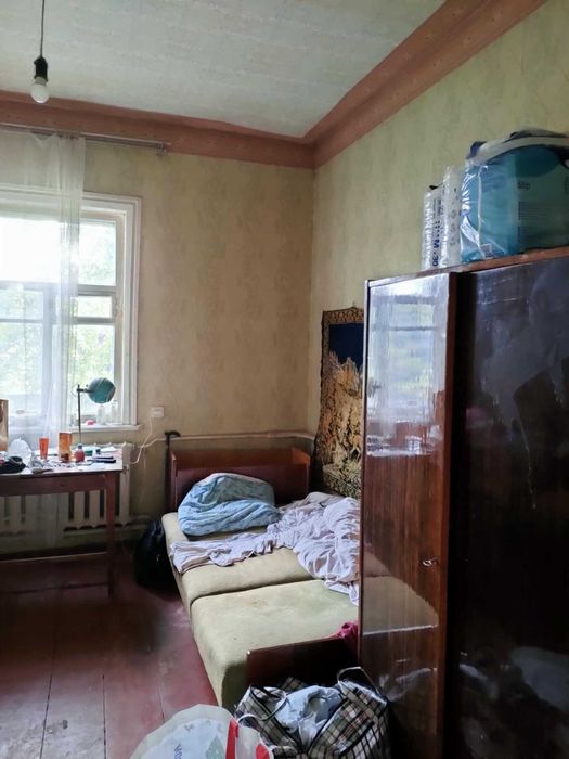 Продам 4 кімнатний будинок у місті Борзна Чернігівської області